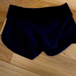 Lululemon speed up 2.5” size 2 like new